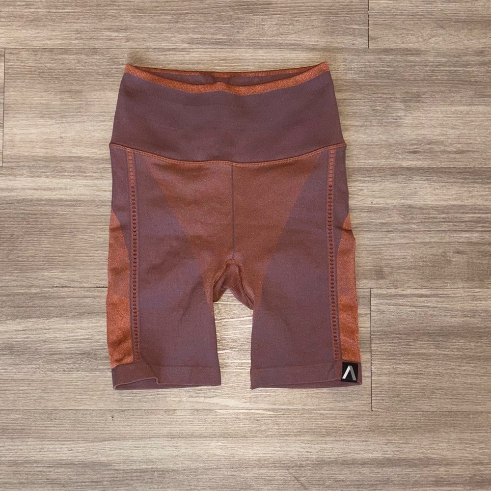 XS Athleta Biker Shorts Orange Break Records Break Barriers Like New